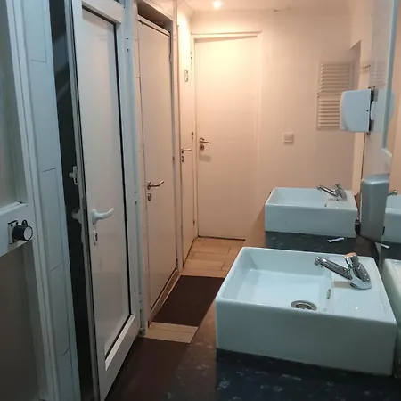 Vandrarhem Welcome *