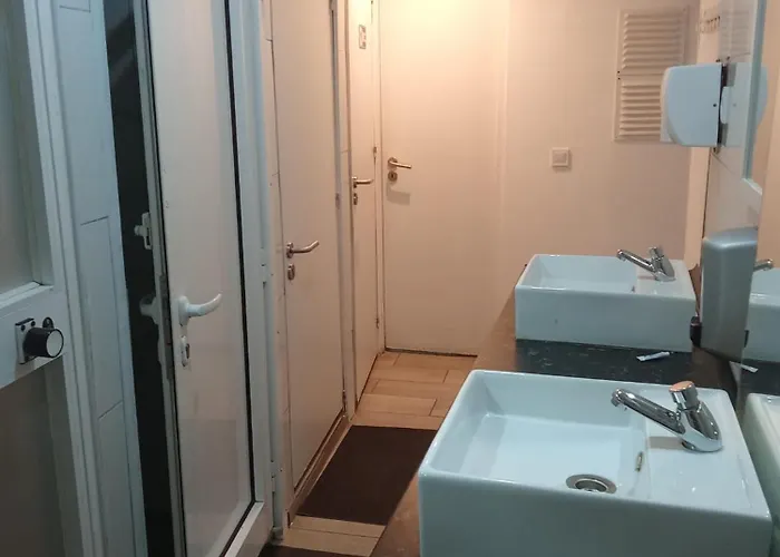 Vandrarhem Welcome *